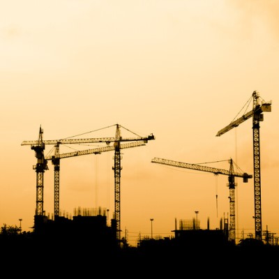 BUILDERS RISK_silhouette of construction site_canstockphoto22793086 400x400
